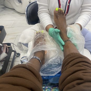 Nail Bar 86 - Nail Salons Near Me - Lakewood, California