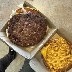 McDonald's - Quarter Pounder Deluxe