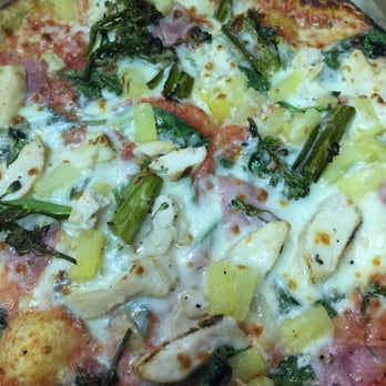 MOD Pizza - Spinach, broccolini, pineapple, Canadian bacon and chicken - Pizza Near Me - Pearland, Texas