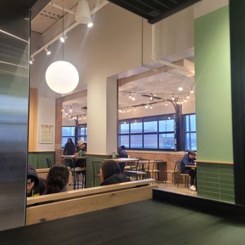 Shake Shack Novi - Interior - Juice Bars & Smoothies Near Me - Novi, Michigan