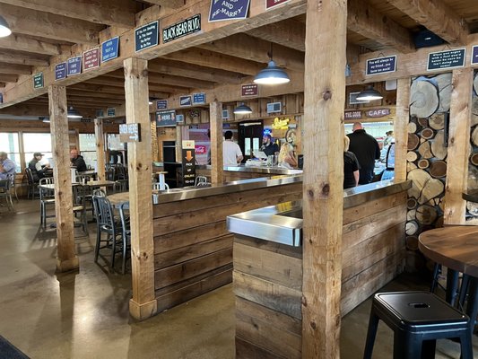 Apple Valley Mountain Village & Cafe by null