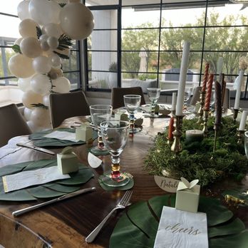Iris Events - Dinner table - Balloon Services Near Me