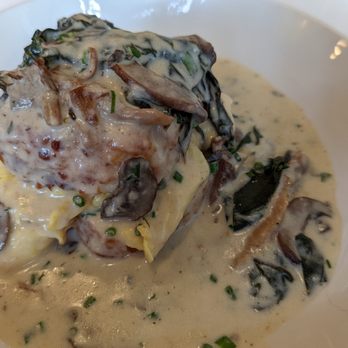 Juneberry Table - Gravy & biscuit - Breakfast & Brunch Near Me - Cleveland, Ohio