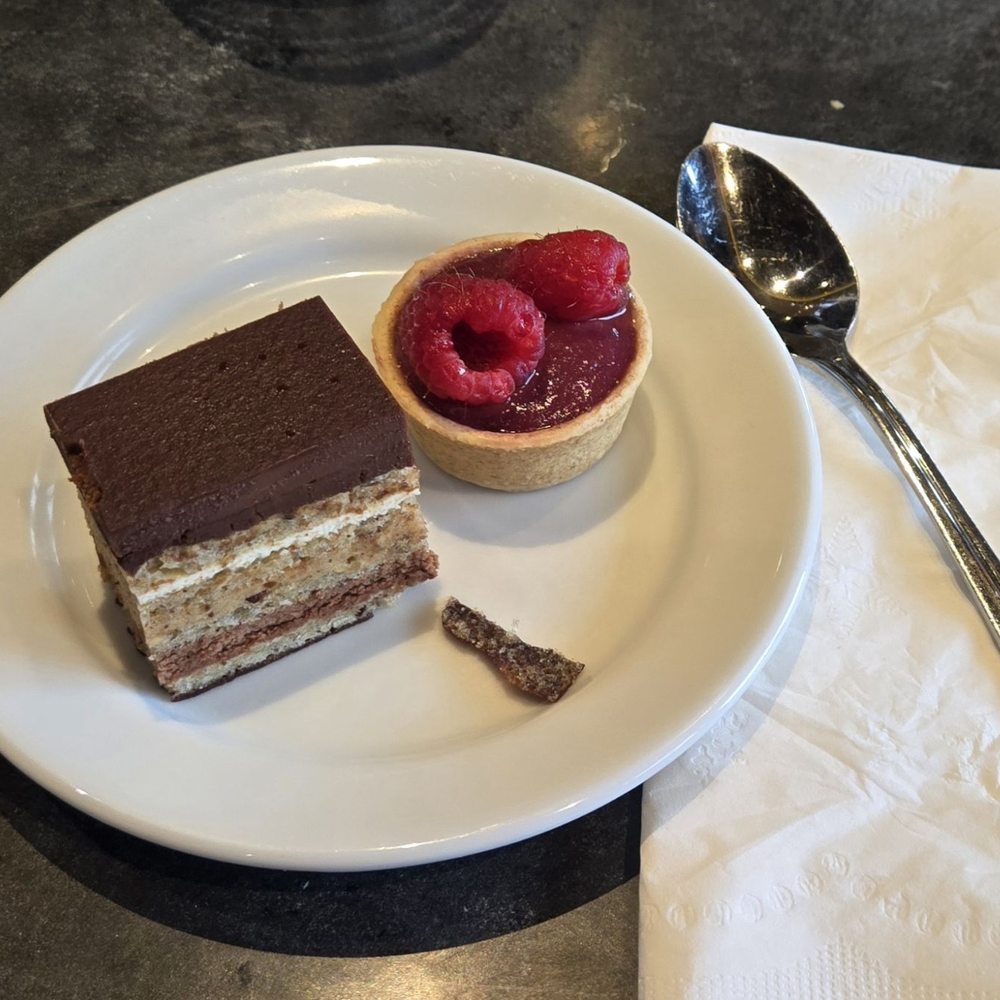 Falls Buffet - Raspberry tart was good! - Buffets Near Me - Snoqualmie, Washington