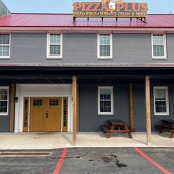 Pizza Plus - Entrance to the restaurant