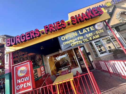 ハンバーガーショップ CENTER4 HAMBURGERS(センターフォー ハンバーガーズ)」(高山市