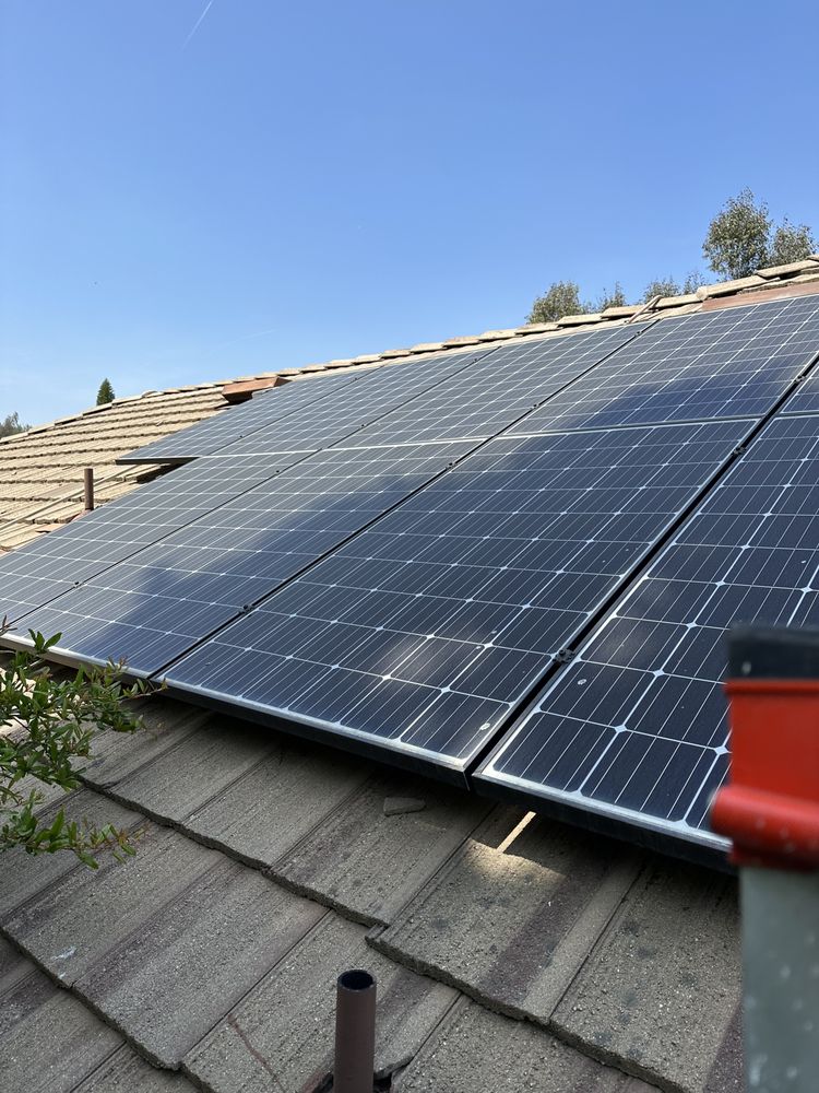 909 SOLAR PANEL CLEANING Updated October 2024 Request a Quote
