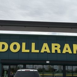 Dollarama - Outside view