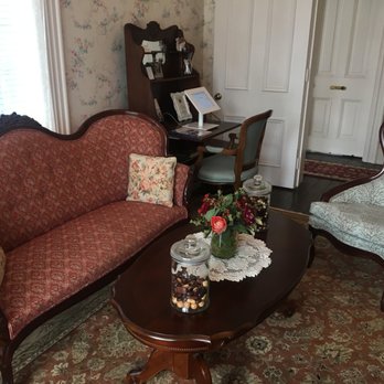 The Mason Cottage - Main sitting room. - Hotels Near Me - Cape May, New Jersey The Mason Cottage - Main sitting room. - Hotels Near Me - Cape May, New Jersey