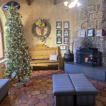 El Patron - Decorated for holidays! Live the tree topper! - New Mexican Cuisine Near Me - Albuquerque, New Mexico
