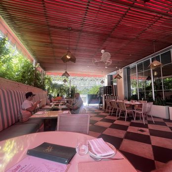 Strawberry Moon - Patio - Mediterranean Near Me - Miami Beach, Florida