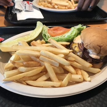 Rivers Edge Cafe - Juicy Burger - American Near Me - Sacramento, California