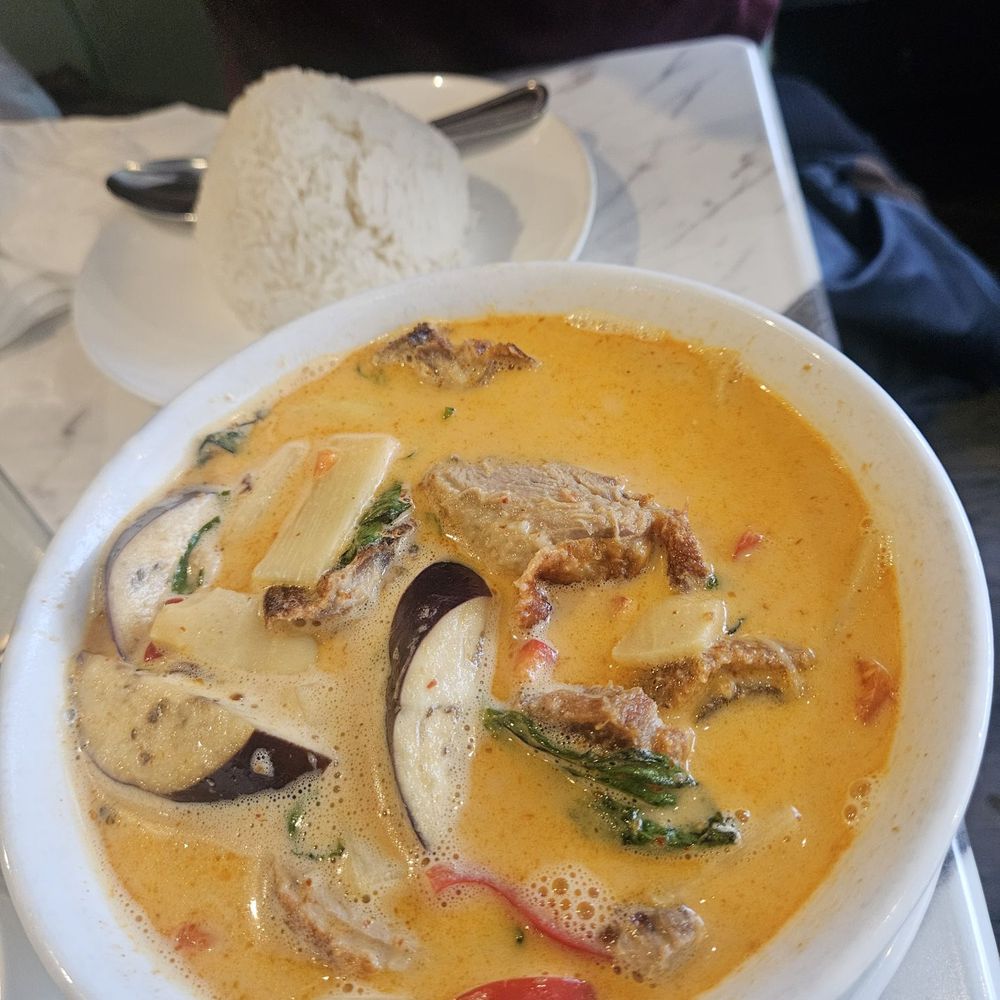 Tasty Thai - Red Curry w/crispy duck - Thai Near Me - New York, New York