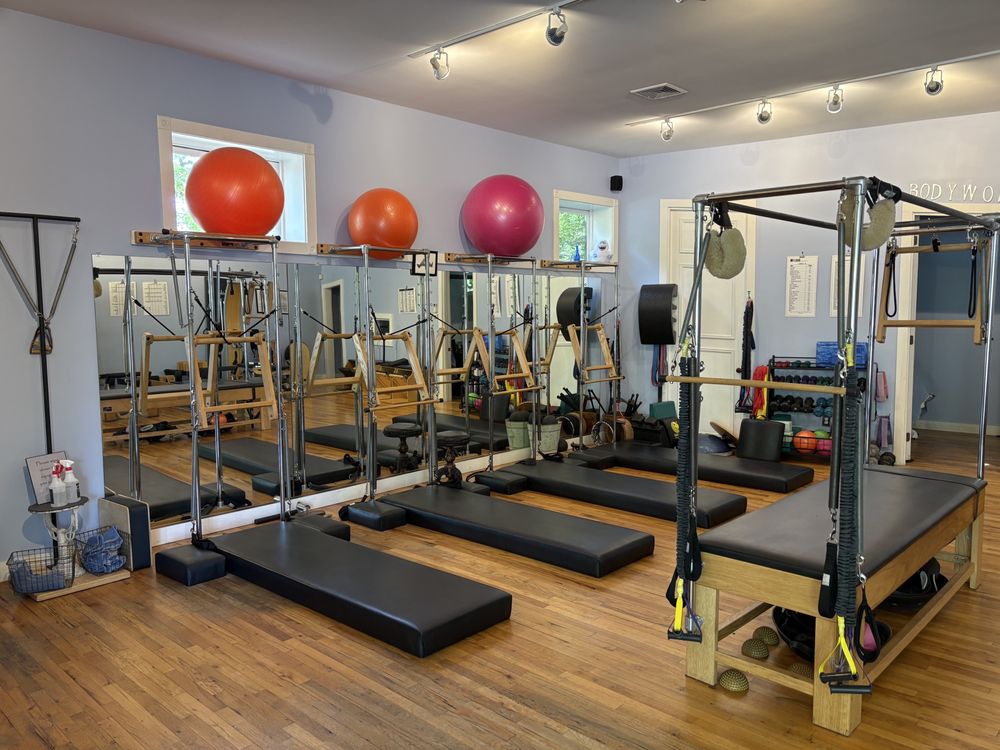 Vineyard Pilates Center Logo