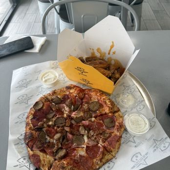 Winzza - Small Meat Lovers Pizza 10 Pieces Wings 10/10 first time here and will be back again. - Pizza Near Me - San Fernando Valley, California Winzza - Small Meat Lovers Pizza 10 Pieces Wings 10/10 first time here and will be back again. - Pizza Near Me - San Fernando Valley, California