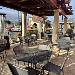 Digger's Diner - Brentwood - Outside seating