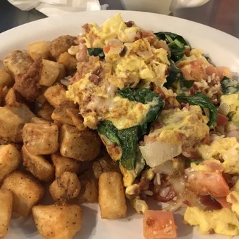 Hot Plate - Chalk board scramble- tomatoes, spinach, cheese, bacon - Breakfast & Brunch Near Me - Minneapolis, Minnesota