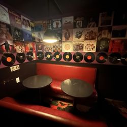 Dusty Vinyl - Nook for 6-8