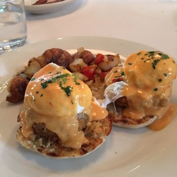 Piatti Danville - Crab Eggs Benedict - Italian Near Me - Danville, California Piatti Danville - Crab Eggs Benedict - Italian Near Me - Danville, California