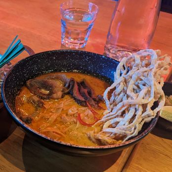 Muay Thai Restaurant and Bar - Sports Bars Near Me - Toronto, Ontario
