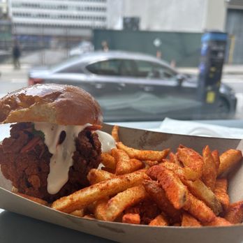 Rowdy Rooster - Chicken Shop Near Me - New York, New York