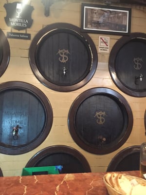 Taberna Salinas by null