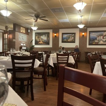 Positano Italian Restaurant - the dining room - Italian Near Me - Boca Raton, Florida