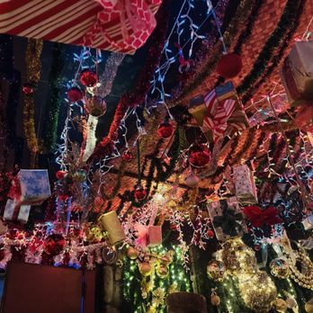 The Christmas Bar - Ceiling - Pop-Up Restaurants Near Me - Honolulu, Hawaii The Christmas Bar - Ceiling - Pop-Up Restaurants Near Me - Honolulu, Hawaii