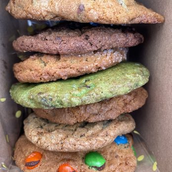Ali's Cookies Emory - 1/2 Dozen Cookies +1 - Bakeries Near Me - Atlanta, Georgia