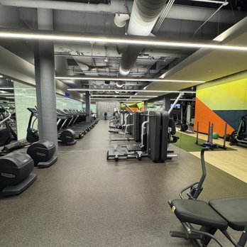 Pulse Fitness - Cardio and machines - Gyms Near Me - Houston, Texas Pulse Fitness - Cardio and machines - Gyms Near Me - Houston, Texas