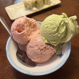 Strawberry, green tea....and RED BEAN ice cream Strawberry, green tea....and RED BEAN ice cream