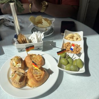 Gran Caffè Gambrinus - Free snacks - Desserts Near Me - Naples, NA