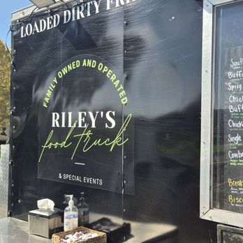 RILEY'S FOOD TRUCK - Food Trucks Near Me - Vallejo, California RILEY'S FOOD TRUCK - Food Trucks Near Me - Vallejo, California