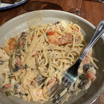 Landry's Seafood House - Pasta - Seafood Near Me - El Paso, Texas