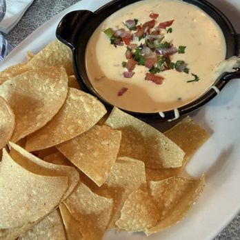 Ruby Tuesday - Queso - American Near Me - Alcoa, Tennessee