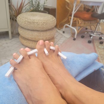 Common Canvas - Dazzle dry - Nail Salons Near Me - Los Angeles, California