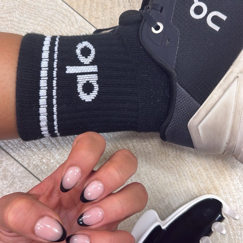 Cobb Beauty Studio - Nail Salons Near Me - Beverly Hills, California