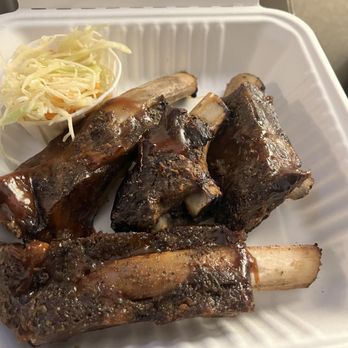 Eastwood's Grill & Lounge - Beef rib - Pubs Near Me - Windsor, Ontario