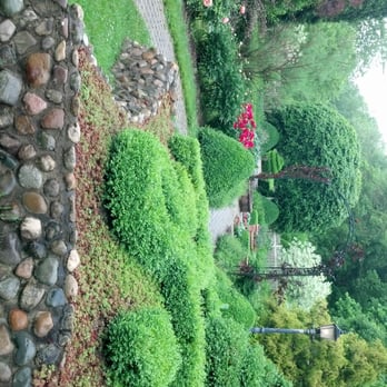 Wegerzyn Gardens Metroparks - Sidewise view Victorian garden - Parks Near Me - Dayton, Ohio