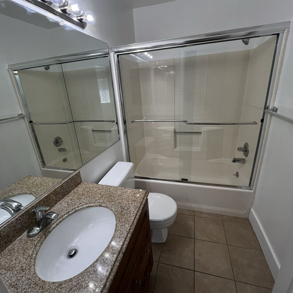 Flash Guys Cleaning - 1st bathroom - Home Cleaning Near Me Flash Guys Cleaning - 1st bathroom - Home Cleaning Near Me