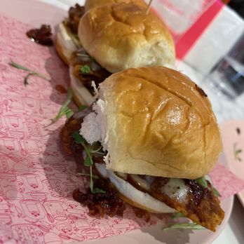 Keik Restaurant - Chicken tender sliders - Desserts Near Me - Doral, Florida Keik Restaurant - Chicken tender sliders - Desserts Near Me - Doral, Florida