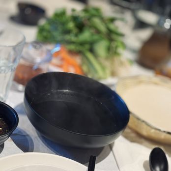 Anh Hong - Every table gets a hot water bath, veggies, rice paper - Vietnamese Near Me - San Francisco, California Anh Hong - Every table gets a hot water bath, veggies, rice paper - Vietnamese Near Me - San Francisco, California