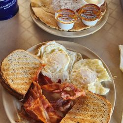 Ernie's Old Harbor Restaurant - Eggs, toast, bacon, and pancakes!