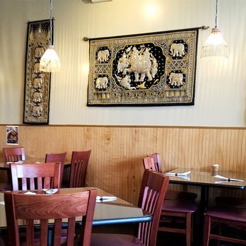 Jasmine Thai - dining room - Thai Near Me - Indianapolis, Indiana