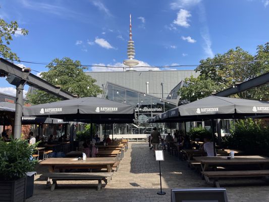 Altes Mädchen Ratsherrn Braugasthaus Hamburg by null