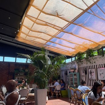 26 Beach Restaurant - Indoor patio seating - New American Near Me - Venice, California 26 Beach Restaurant - Indoor patio seating - New American Near Me - Venice, California