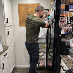 Artem troubleshooting on freezer not making ice.