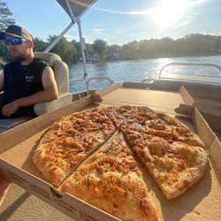 3js Deli - BBQ chicken pizza