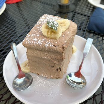 Founding Fathers - Banana cake was dry but looked delicious - New American Near Me - Bensalem, Pennsylvania