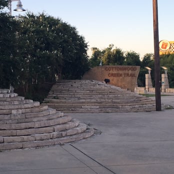 Cottonwood Trail - The entry way... On the I-75 side (may not be the best side/entrance either) - Hiking Near Me - Richardson, Texas